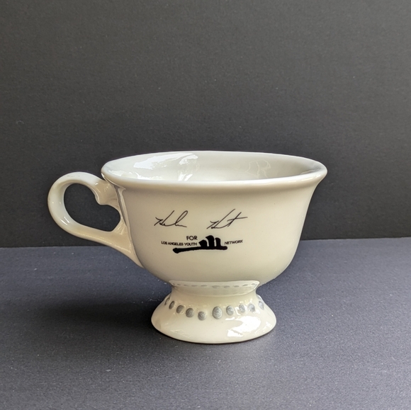 Vintage Baileys Winking Eye Face Footed Teacup Mug Helen Hunt - Picture 6 of 7